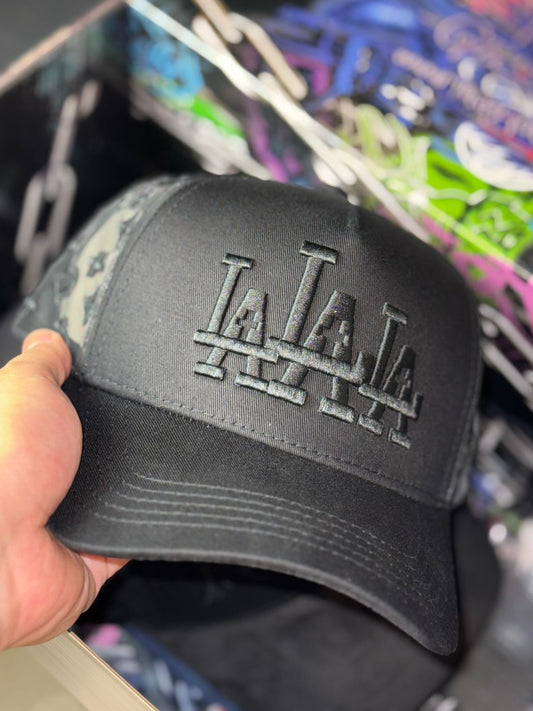 RUDE A “LA•LA•LA”